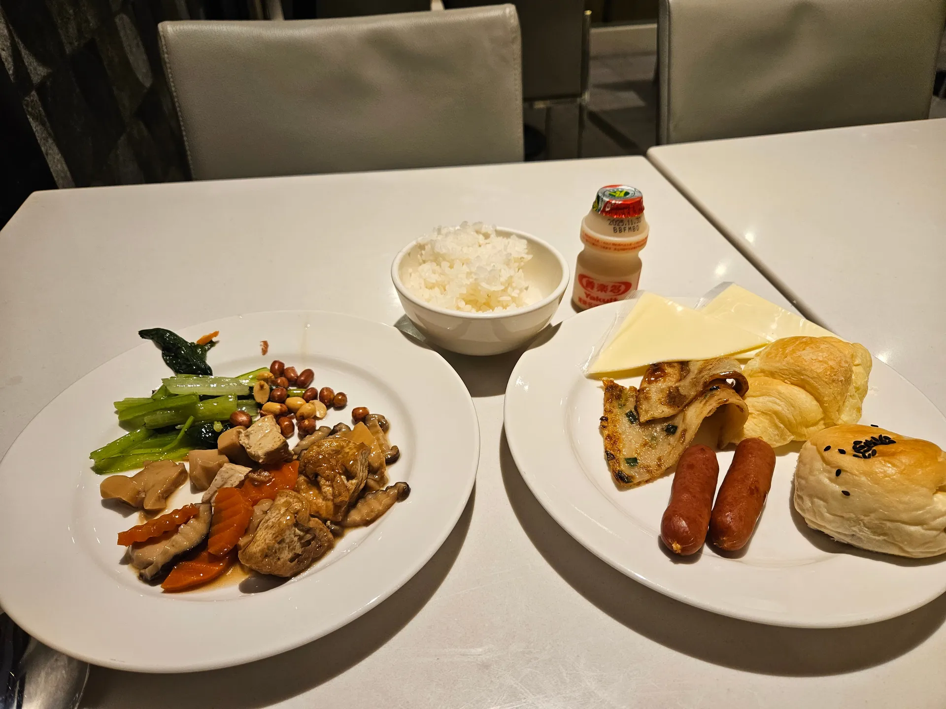 Travel photos from Week 9: Nov 21 - Nov 27: Buddhism, Dumplings, and a Distinct Culture 16