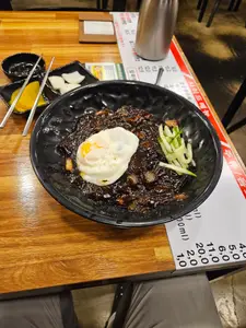 Travel photos from Week 4: Oct 17 - Oct 23: TWICE, Friends and Some Good Food. thumbnail 14