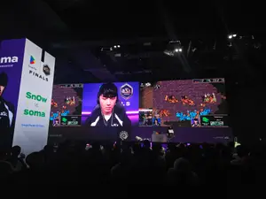 Travel photos from Week 5: Oct 24 - Oct 30: Starcraft, Themeparks and Long Hours at Work. thumbnail 8